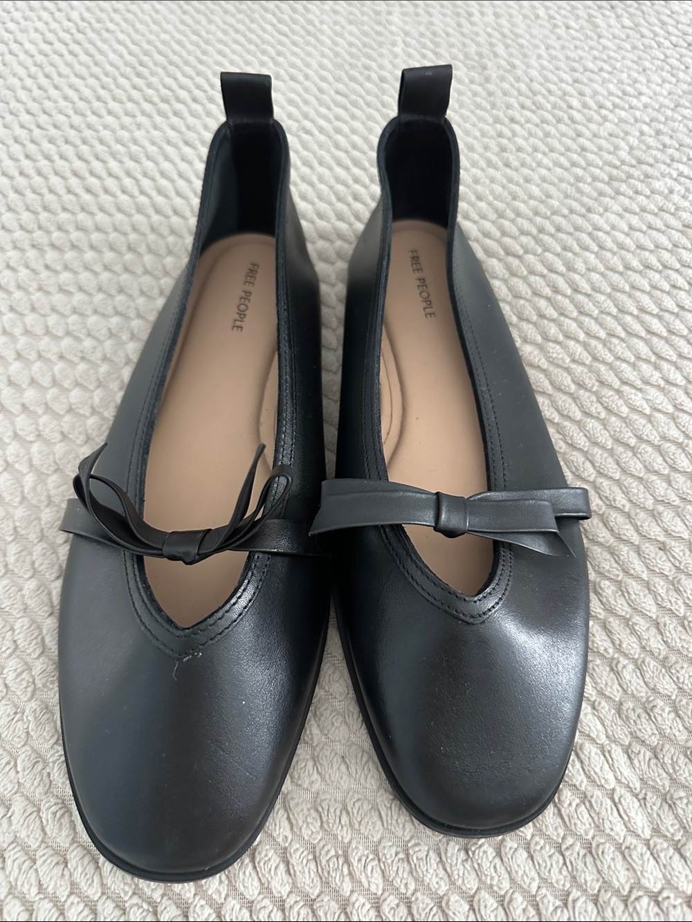 Like new Free People Black Bow Leather Ballet Flats